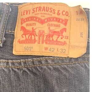 Levi Strauss 501 Button Fly Jeans 42/32 Mens Dark Blue Original Fit Straight Leg